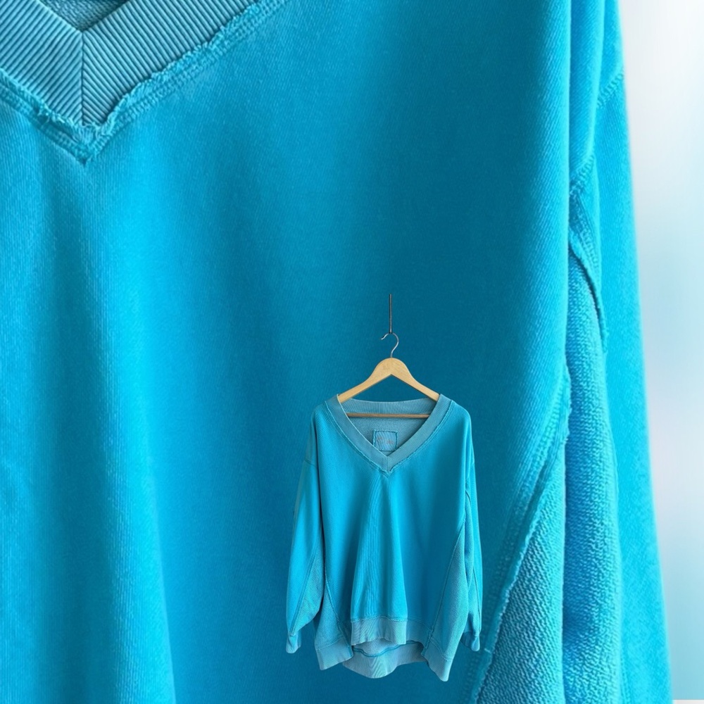 Aerie Vacay Every Day V-Neck Sweatshirt in bright blue - Picture 8 of 14